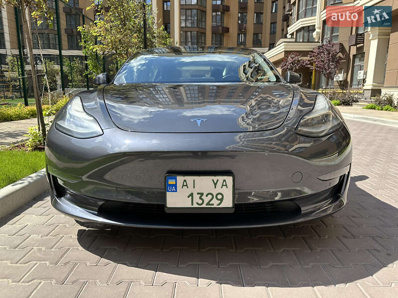 Седан Tesla Model 3 2018 в Києві