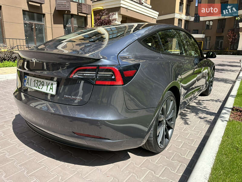 Седан Tesla Model 3 2018 в Києві