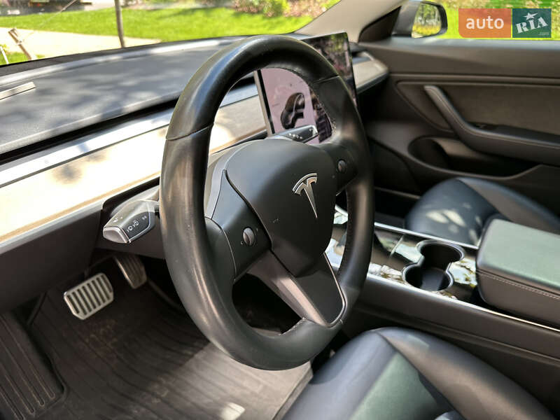 Седан Tesla Model 3 2018 в Києві