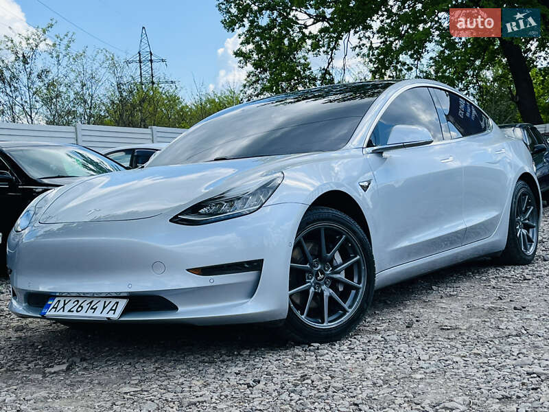 Седан Tesla Model 3 2018 в 