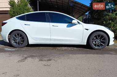Седан Tesla Model 3 2018 в 