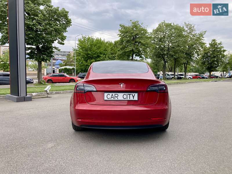Седан Tesla Model 3 2022 в Києві
