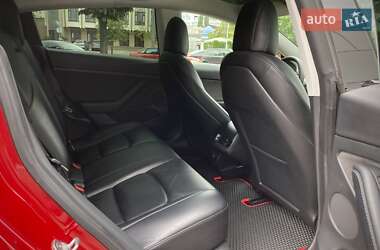 Седан Tesla Model 3 2022 в 