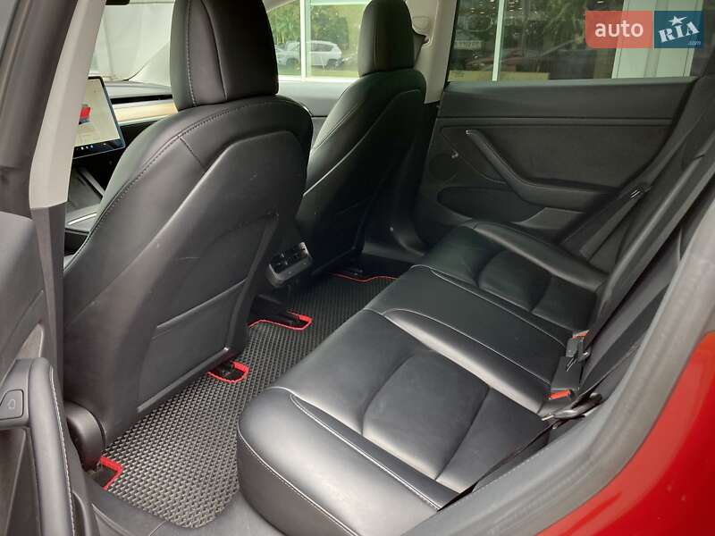 Седан Tesla Model 3 2022 в Києві