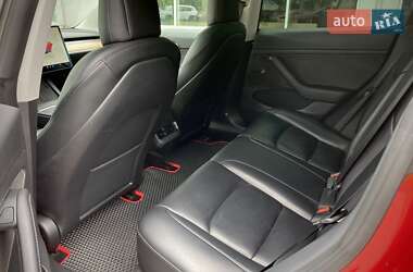 Седан Tesla Model 3 2022 в 