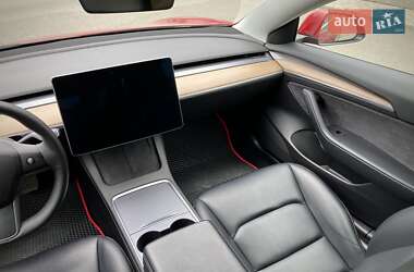 Седан Tesla Model 3 2022 в 