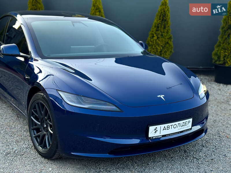 Седан Tesla Model 3 2024 в Одесі