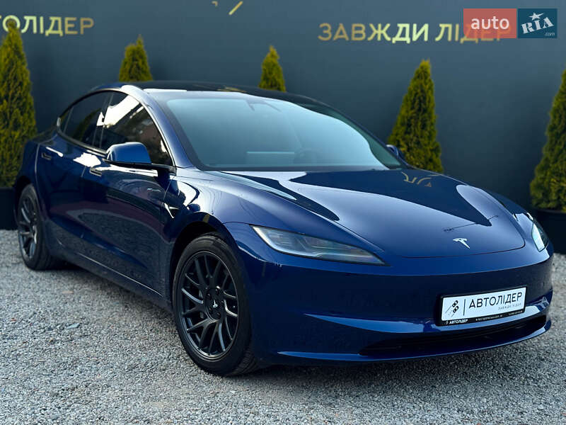 Седан Tesla Model 3 2024 в Одесі