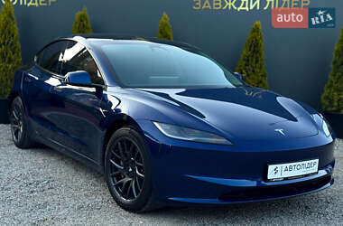 Седан Tesla Model 3 2024 в 