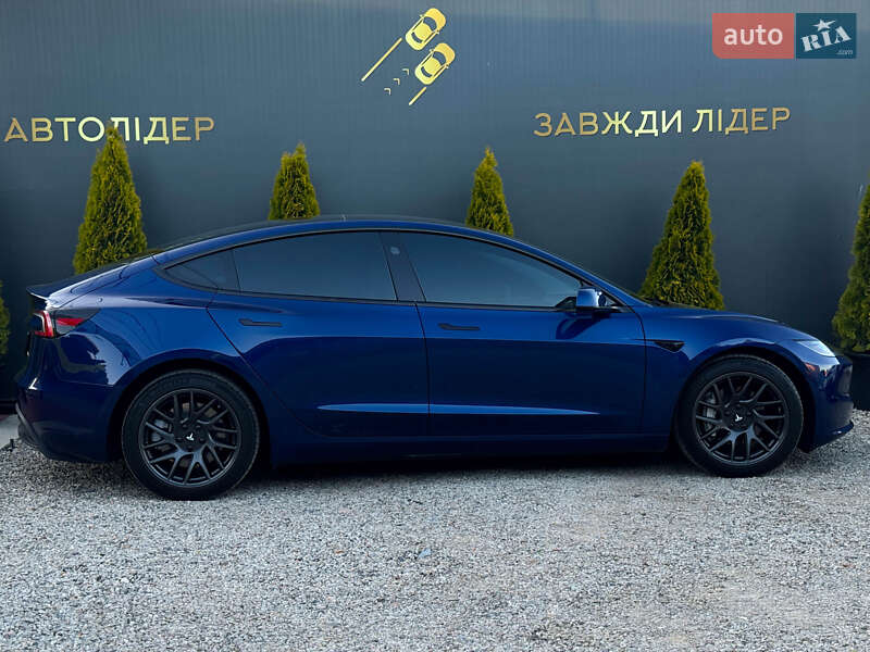 Седан Tesla Model 3 2024 в Одесі