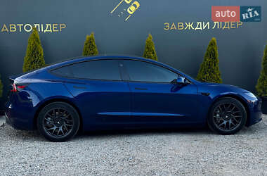Седан Tesla Model 3 2024 в 