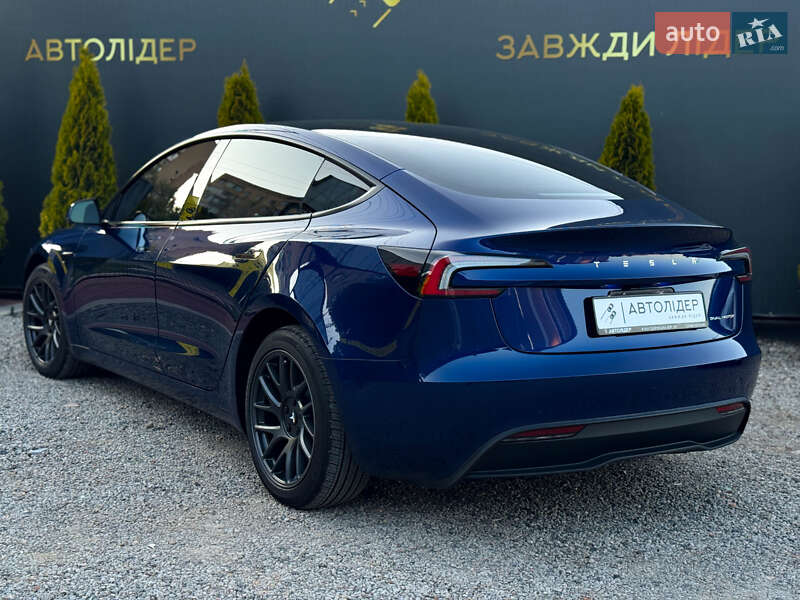 Седан Tesla Model 3 2024 в Одесі