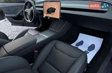 Седан Tesla Model 3 2024 в 