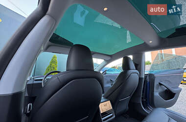 Седан Tesla Model 3 2024 в 