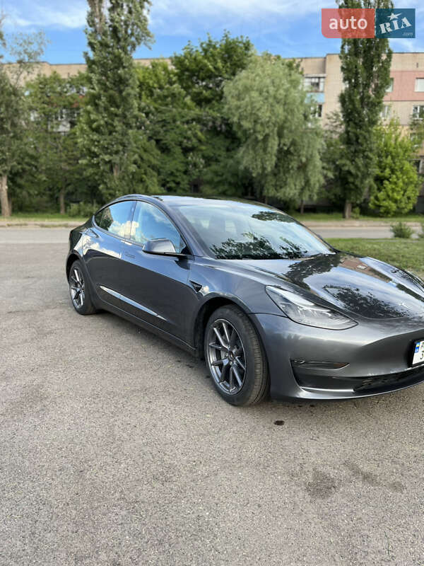 Tesla Model 3 2023