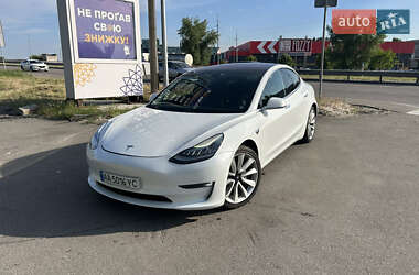 Седан Tesla Model 3 2018 в Києві