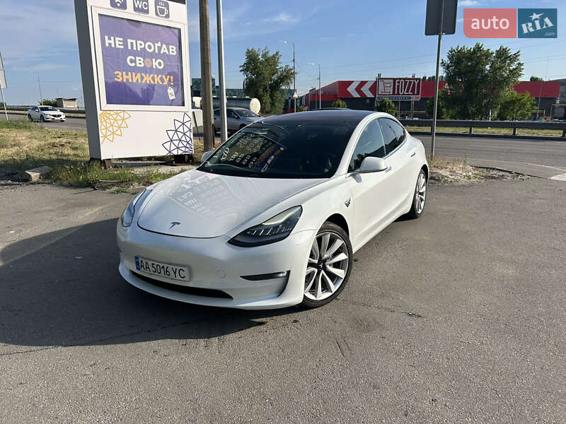 Седан Tesla Model 3 2018 в 