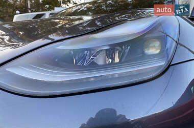 Седан Tesla Model 3 2021 в 