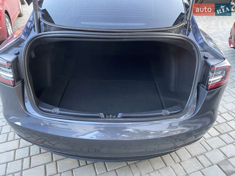 Седан Tesla Model 3 2021 в Одессе
