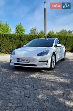 Седан Tesla Model 3 2021 в 