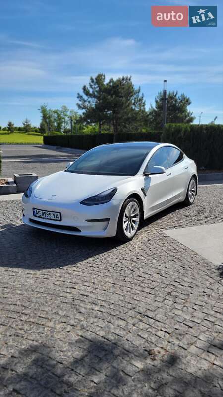 Tesla Model 3 2021