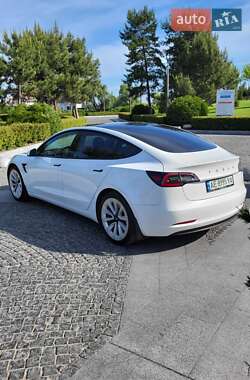 Седан Tesla Model 3 2021 в 