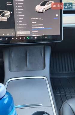 Седан Tesla Model 3 2021 в 