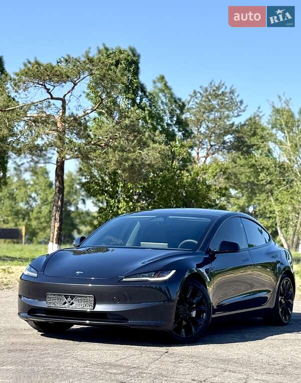 Седан Tesla Model 3 2024 в Дніпрі
