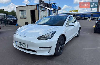 Седан Tesla Model 3 2020 в 