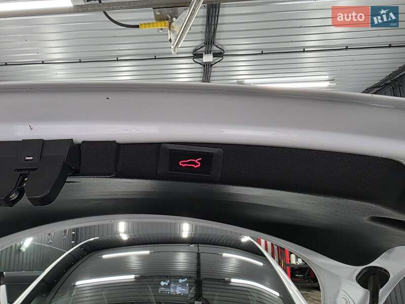 Седан Tesla Model 3 2019 в Киеве фото 15 Седан Tesla Model 3 2019 в Киеве