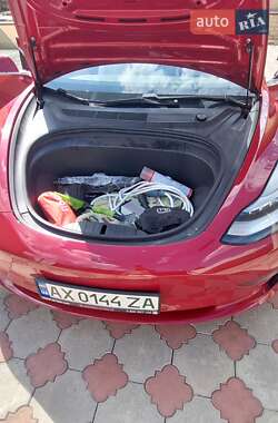 Седан Tesla Model 3 2019 в 