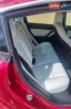 Седан Tesla Model 3 2019 в 