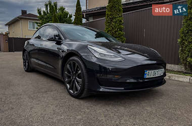 Седан Tesla Model 3 2018 в Софіївській Борщагівці