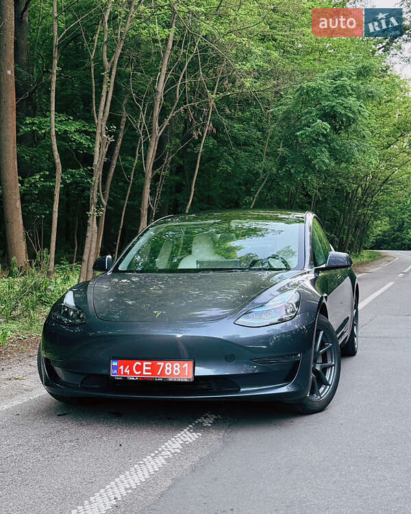Седан Tesla Model 3 2023 в Полтаві