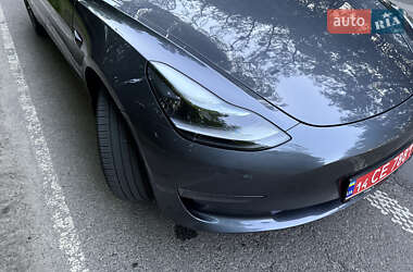 Седан Tesla Model 3 2023 в 