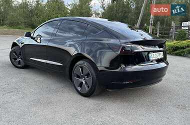 Седан Tesla Model 3 2021 в 
