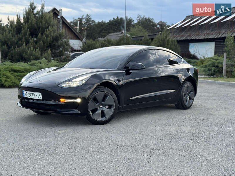 Седан Tesla Model 3 2021 в Днепре