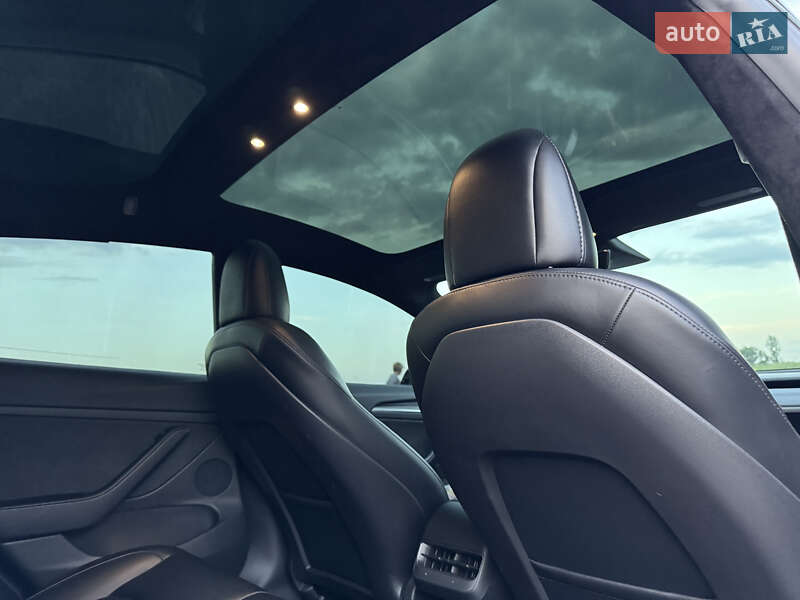 Седан Tesla Model 3 2021 в Днепре