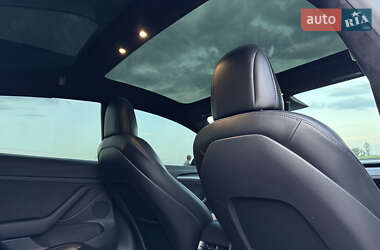 Седан Tesla Model 3 2021 в 