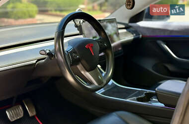 Седан Tesla Model 3 2017 в 