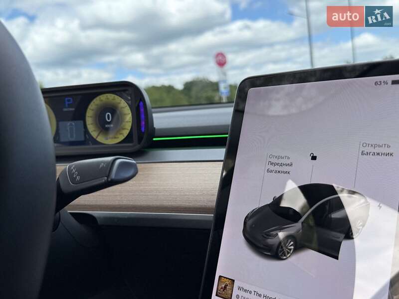 Седан Tesla Model 3 2020 в Ужгороді