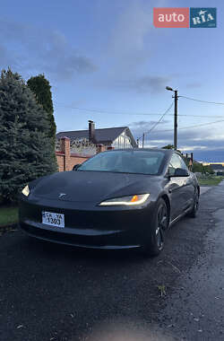 Седан Tesla Model 3 2024 в Умани