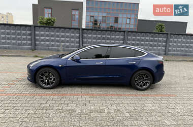 Седан Tesla Model 3 2019 в 