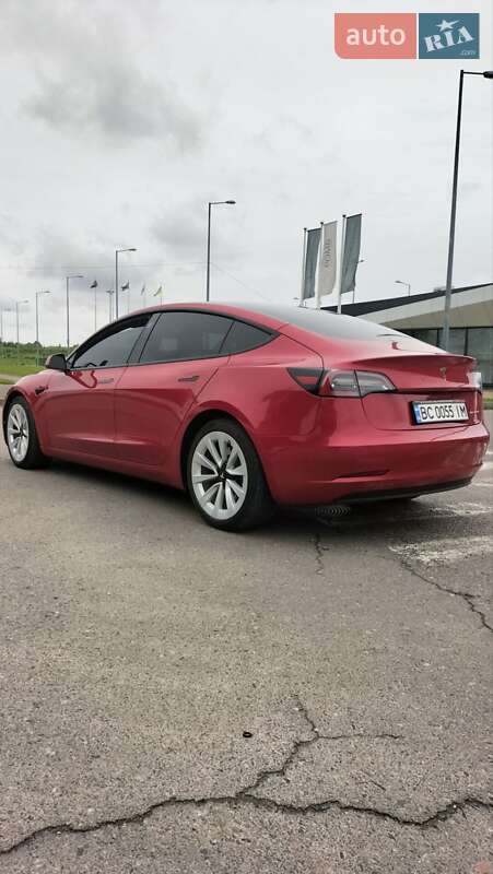 Седан Tesla Model 3 2022 в Львове