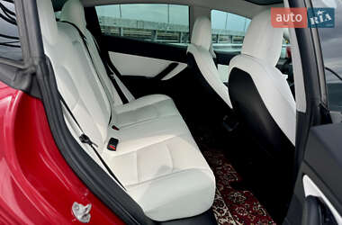 Седан Tesla Model 3 2019 в 
