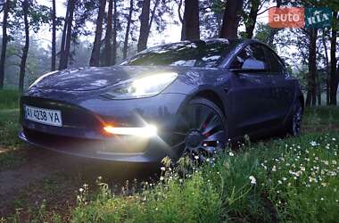 Седан Tesla Model 3 2023 в 