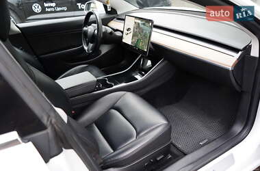Седан Tesla Model 3 2018 в 