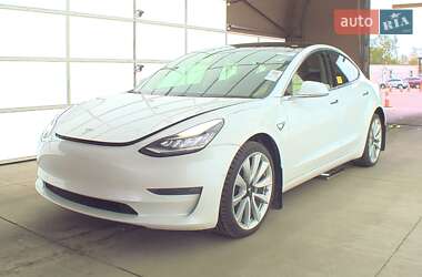 Седан Tesla Model 3 2019 в 