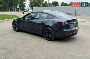 Седан Tesla Model 3 2024 в Броварах