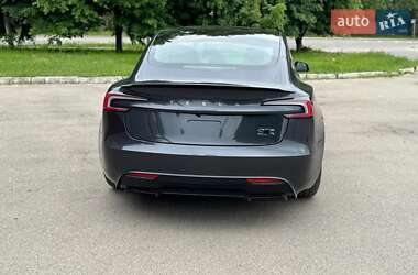Седан Tesla Model 3 2024 в 